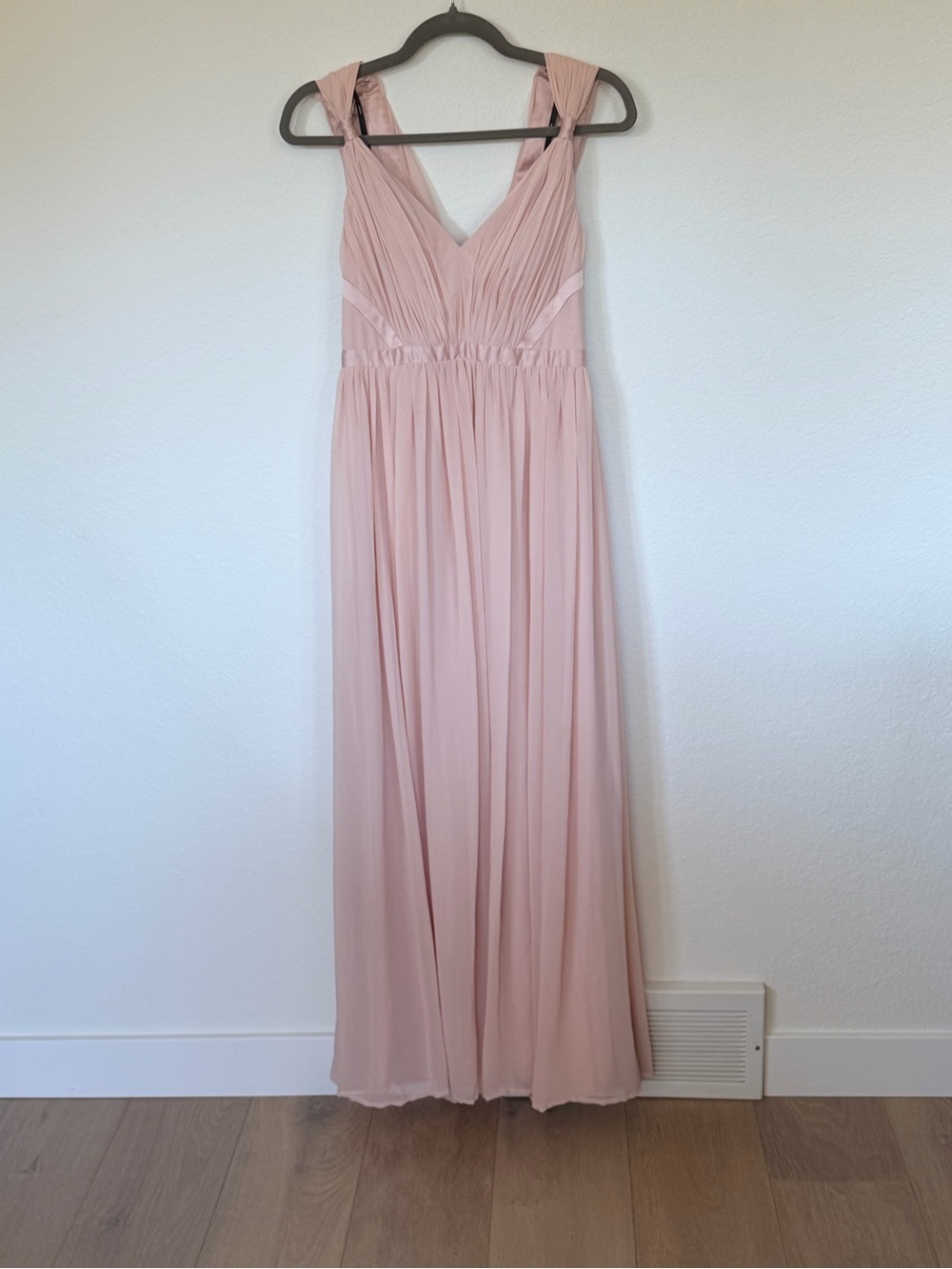 Vera Wang Pale Pink Pleated V-Neck Maxi Dress